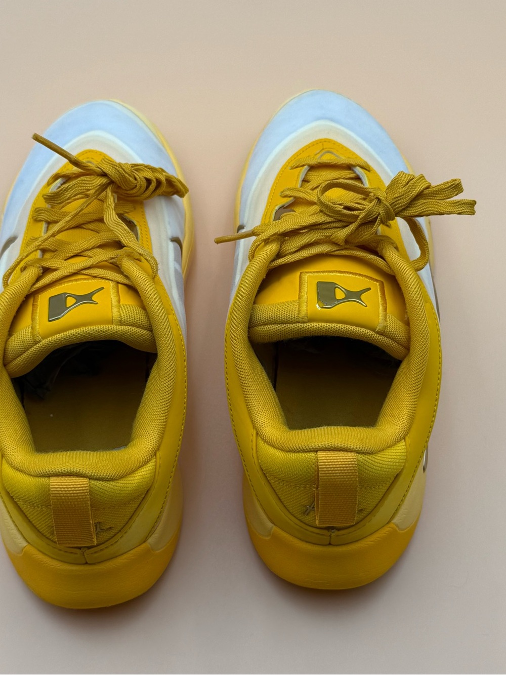 Nike HF7001-700 Kids 4.5Y / Women’s 6 Yellow White Sneakers EU 36.5 Pre-Owned - Picture 6 of 9